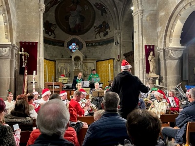 kerstconcert van de  Koninklijke Fanfare Mont-Franc.