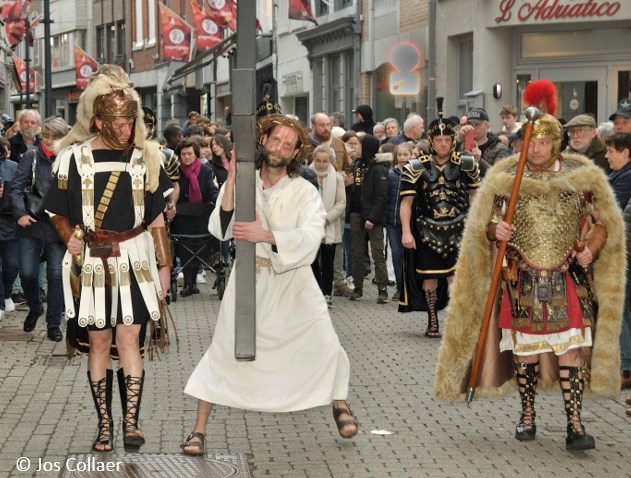 Kruisweg in de pastorale eenheid O.L.-Vrouw Tongeren, met de Romeinse soldaten.