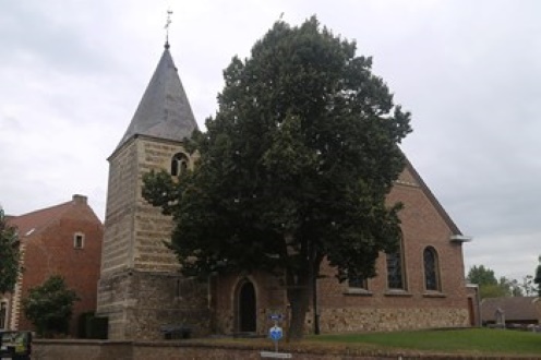 De Sint-Gertrudiskerk te Piringen.